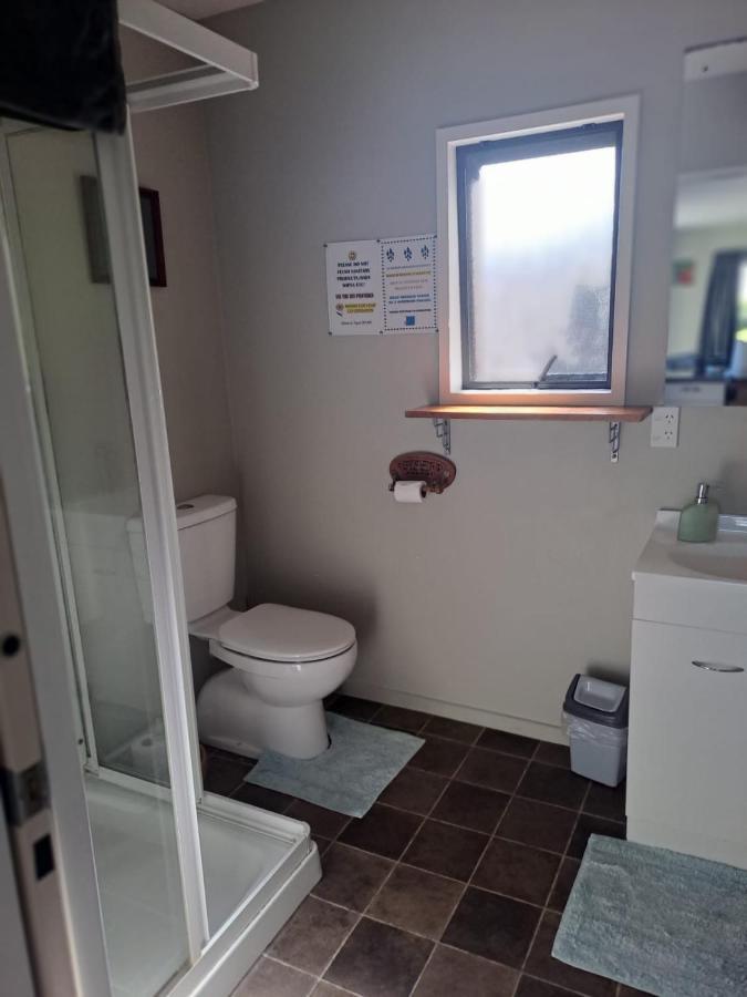 Koru Beachfront Holiday Cabins & Hot Tub Barrytown Extérieur photo