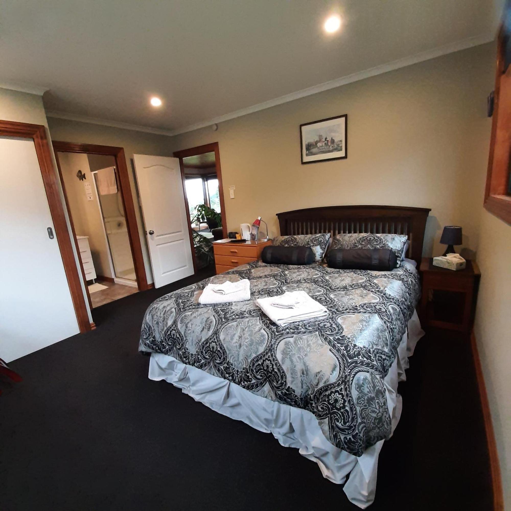 Koru Beachfront Holiday Cabins & Hot Tub Barrytown Extérieur photo