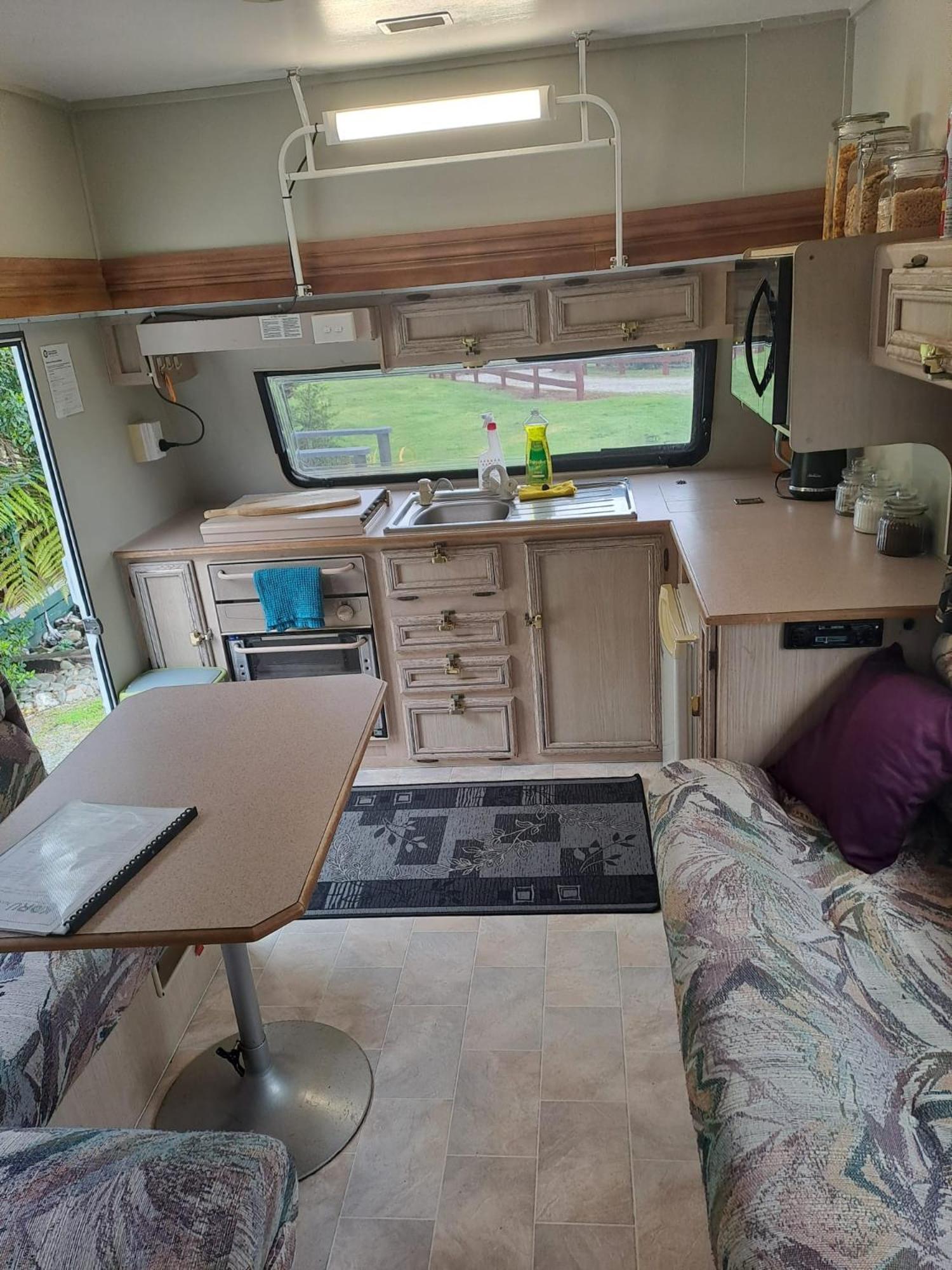 Koru Beachfront Holiday Cabins & Hot Tub Barrytown Extérieur photo