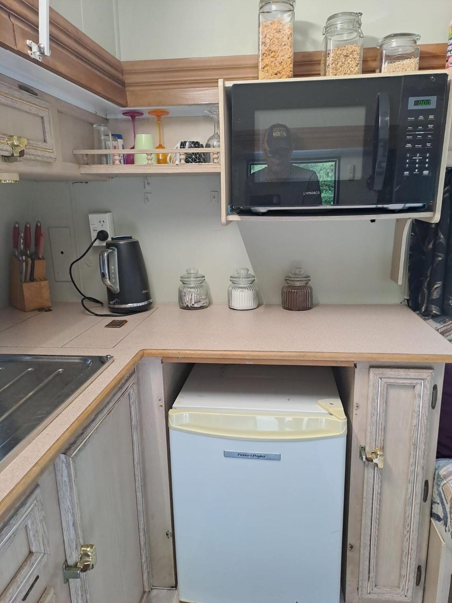 Koru Beachfront Holiday Cabins & Hot Tub Barrytown Extérieur photo