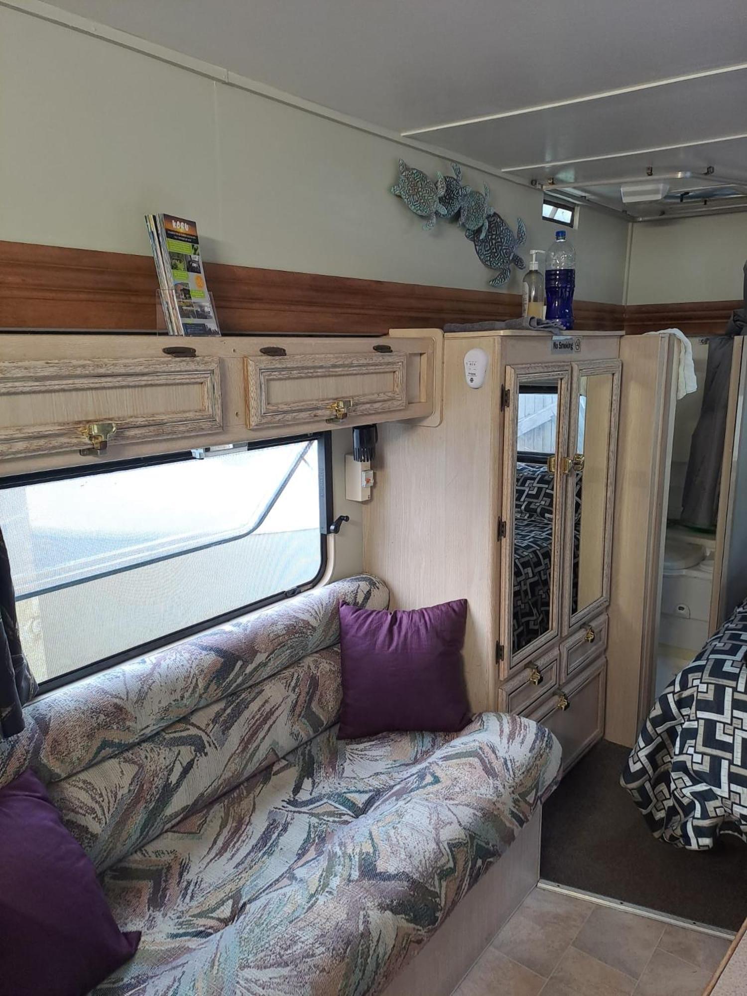 Koru Beachfront Holiday Cabins & Hot Tub Barrytown Extérieur photo