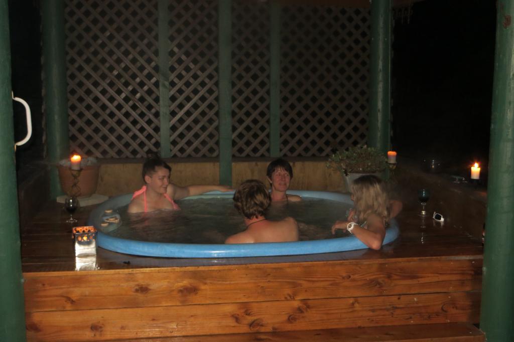 Koru Beachfront Holiday Cabins & Hot Tub Barrytown Extérieur photo